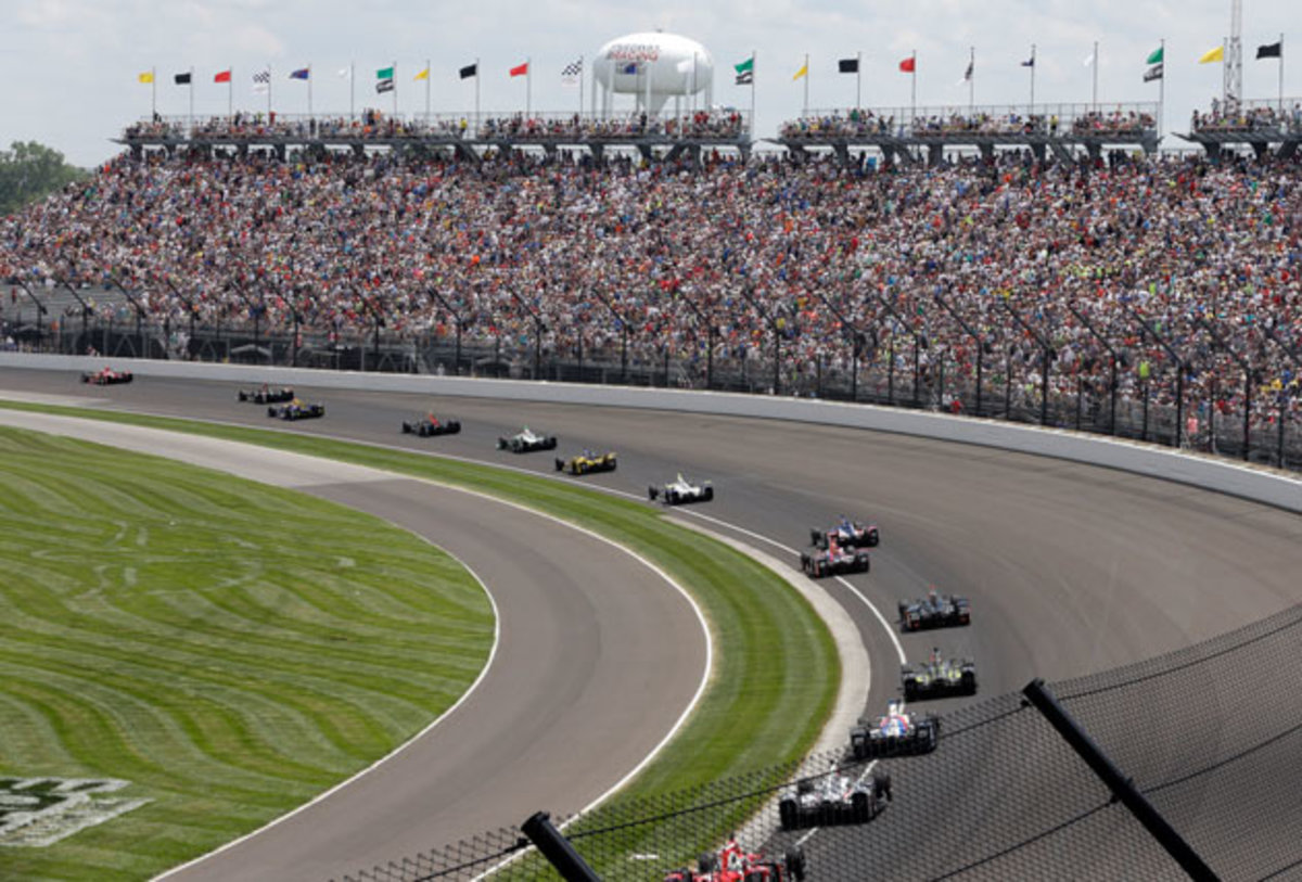 Indy-500-turn-R-Brent-Smith-AP.jpg